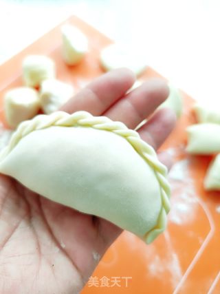 猪肉韭菜盒子的做法步骤：15