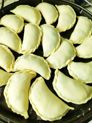 猪肉韭菜盒子的做法步骤：16