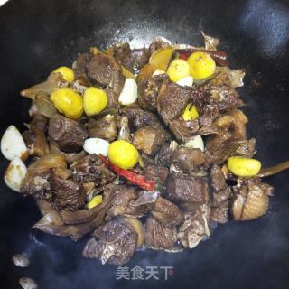 板栗焖鸭的做法步骤：10