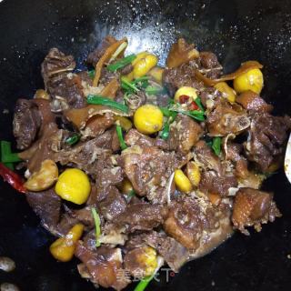 板栗焖鸭的做法步骤：15