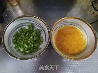碎椒炒鸡蛋的做法步骤：2