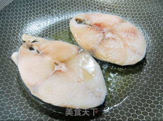 香煎马鲛鱼的做法步骤：5