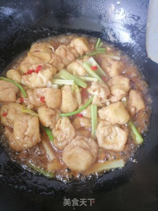油豆腐炒芹菜的做法步骤：10
