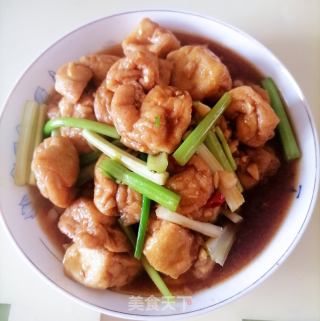 油豆腐炒芹菜的做法步骤：11
