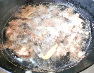 砂锅炖牛肉的做法步骤：4