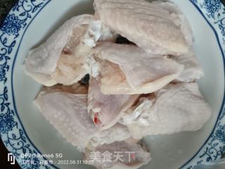 可乐鸡翅的做法步骤：1