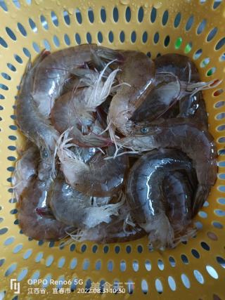 蒜蓉虾的做法步骤：1