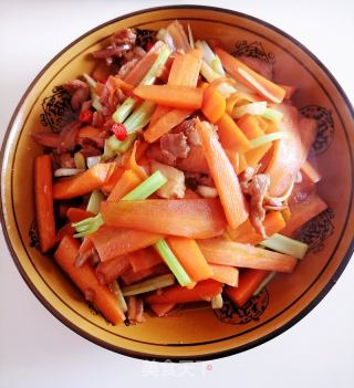 胡萝卜炒肉的做法