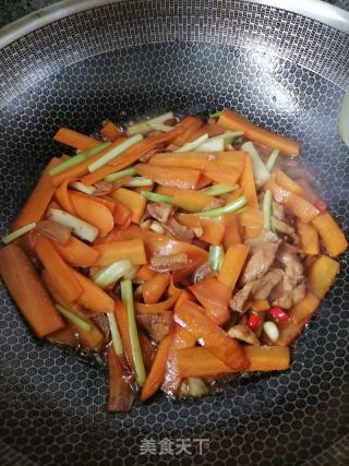 胡萝卜炒肉的做法步骤：9