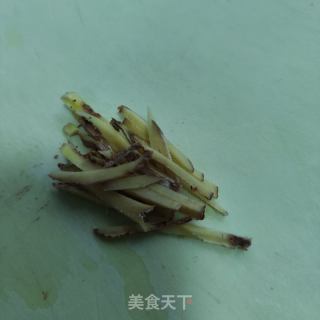 鲈鱼炖豆腐的做法步骤：1