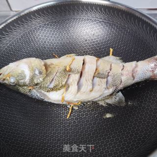 鲈鱼炖豆腐的做法步骤：5
