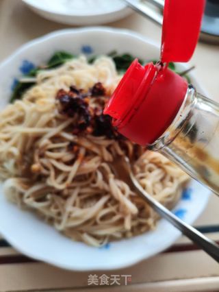 金针菇麻酱拌面的做法步骤：9