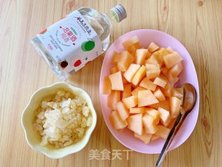 ????简单易学‼️自制蜜瓜果酒????微醺清甜超好喝的做法步骤：1