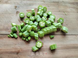 番茄秋葵炒蛋的做法步骤：4