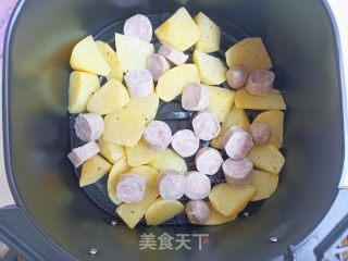 土豆烤肠的做法步骤：5