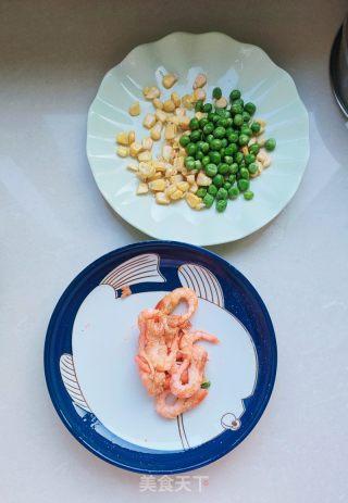 玉米炒饭的做法步骤：2