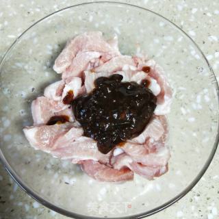 豉汁猪颈肉的做法步骤：4
