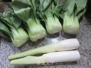 茭白烧青菜的做法步骤：1