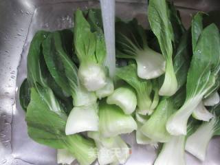 茭白烧青菜的做法步骤：2