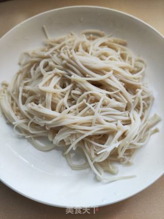 凉拌金针菇洋葱丝的做法步骤：4