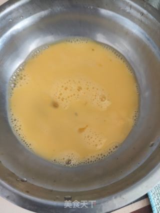 虾仁蛋炒饭的做法步骤：1