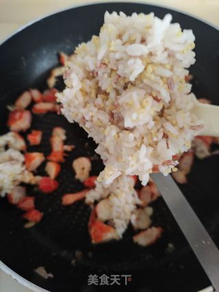虾仁蛋炒饭的做法步骤：7