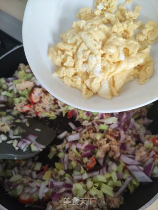 虾仁蛋炒饭的做法步骤：9