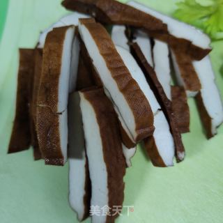 香干炒香芹的做法步骤：2