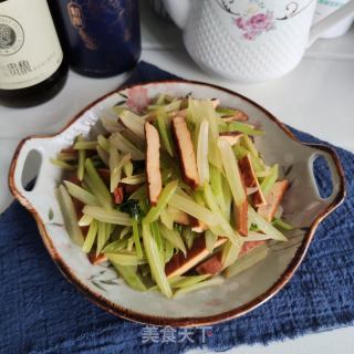 香干炒香芹的做法步骤：6