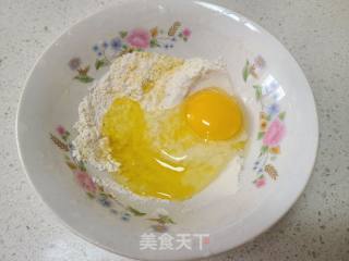 玉米面鸡蛋煎饼的做法步骤：1