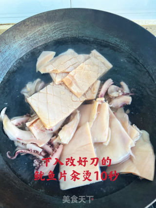 家常烧鱿鱼（干鱿鱼）的做法步骤：9