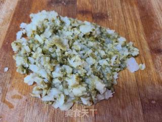 酸菜鸡蛋煎饼的做法步骤：2