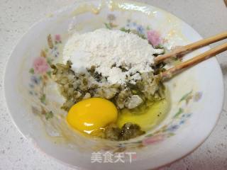 酸菜鸡蛋煎饼的做法步骤：3