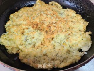 酸菜鸡蛋煎饼的做法步骤：6