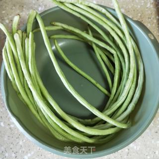 肉末豆角的做法步骤：1
