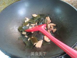 鸡胸肉炒海带的做法步骤：9