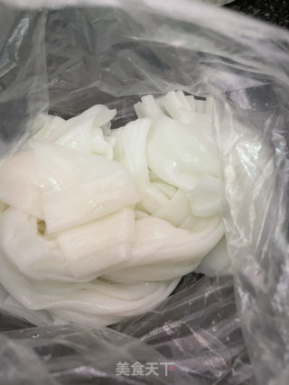 番茄牛肉酱蒸陈村粉的做法步骤：2