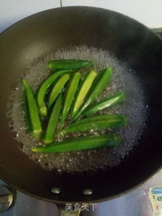秋葵拌豆腐的做法步骤：1