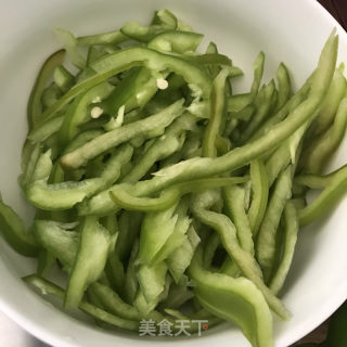 青椒炒土豆丝的做法步骤：3