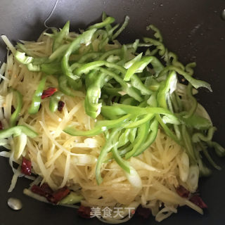 青椒炒土豆丝的做法步骤：7