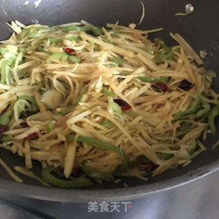 青椒炒土豆丝的做法步骤：9