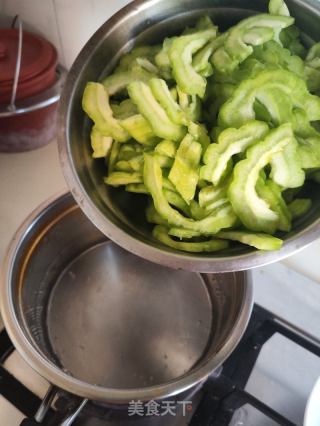 麻酱苦瓜的做法步骤：3