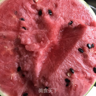 西瓜汁的做法步骤：1