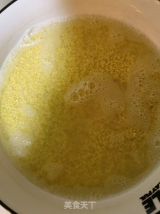 小米蒸排骨（肉）的做法步骤：1