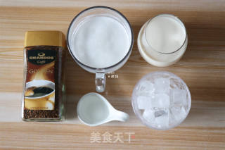 生椰拿铁的做法步骤：1