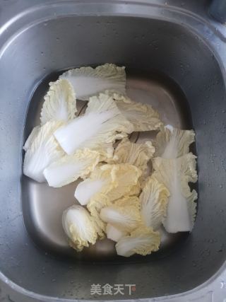 开水白菜的做法步骤：1