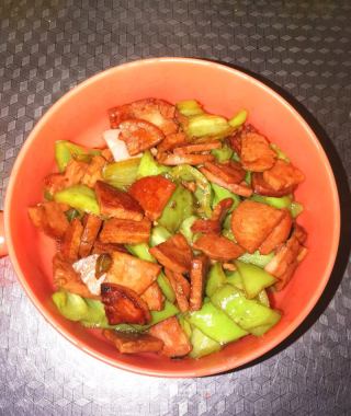 尖椒炒火腿的做法
