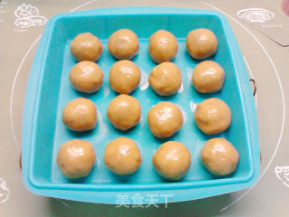 玫瑰火腿月饼的做法步骤：16