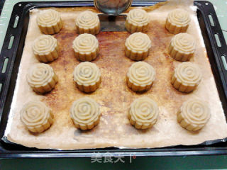 玫瑰火腿月饼的做法步骤：20