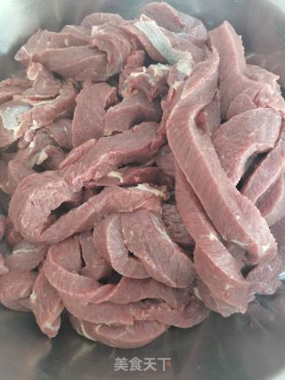 牛肉干的做法步骤：1
